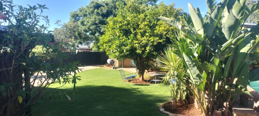 5 Bedroom Property for Sale in Langenhovenpark Free State